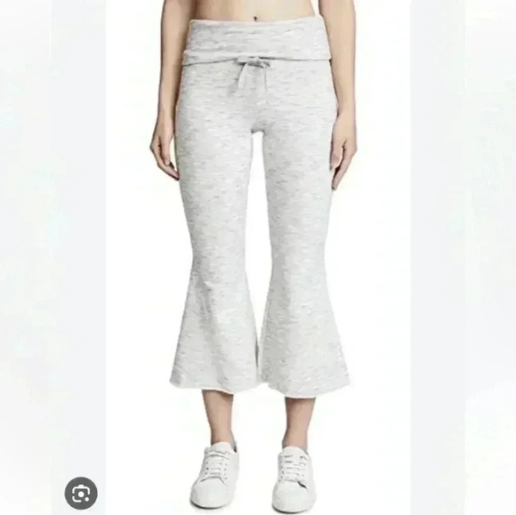 FREE PEOPLE MOVMENT jogger size  XS very stretch Nice White and Gray color - Picture 1 of 9